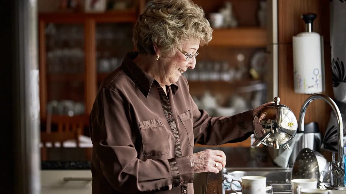 ¿Cómo prevenir enfermedades crónicas en los adultos mayores?